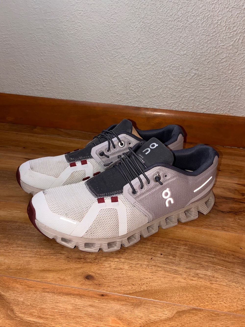 On Cloud 5 Women’s Athletic Running Shoe Sneakers, Purple Pearl Frost - size 8.5